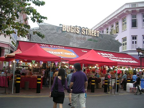 Bugis Street - khu phố mua sắm bình dân không thể bỏ qua