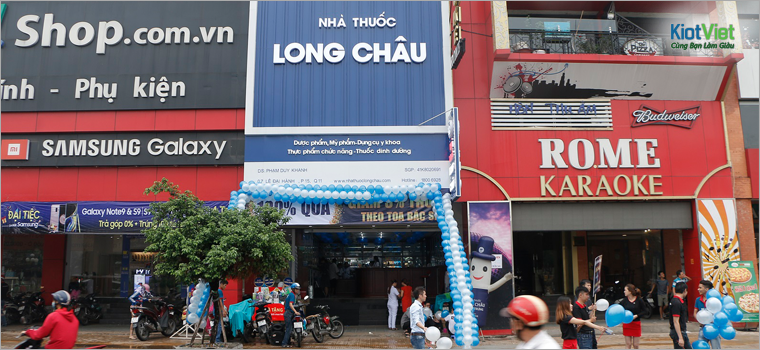 Một nhà thuốc nằm trong chuỗi cửa hàng Long Châu ở TP.HCM