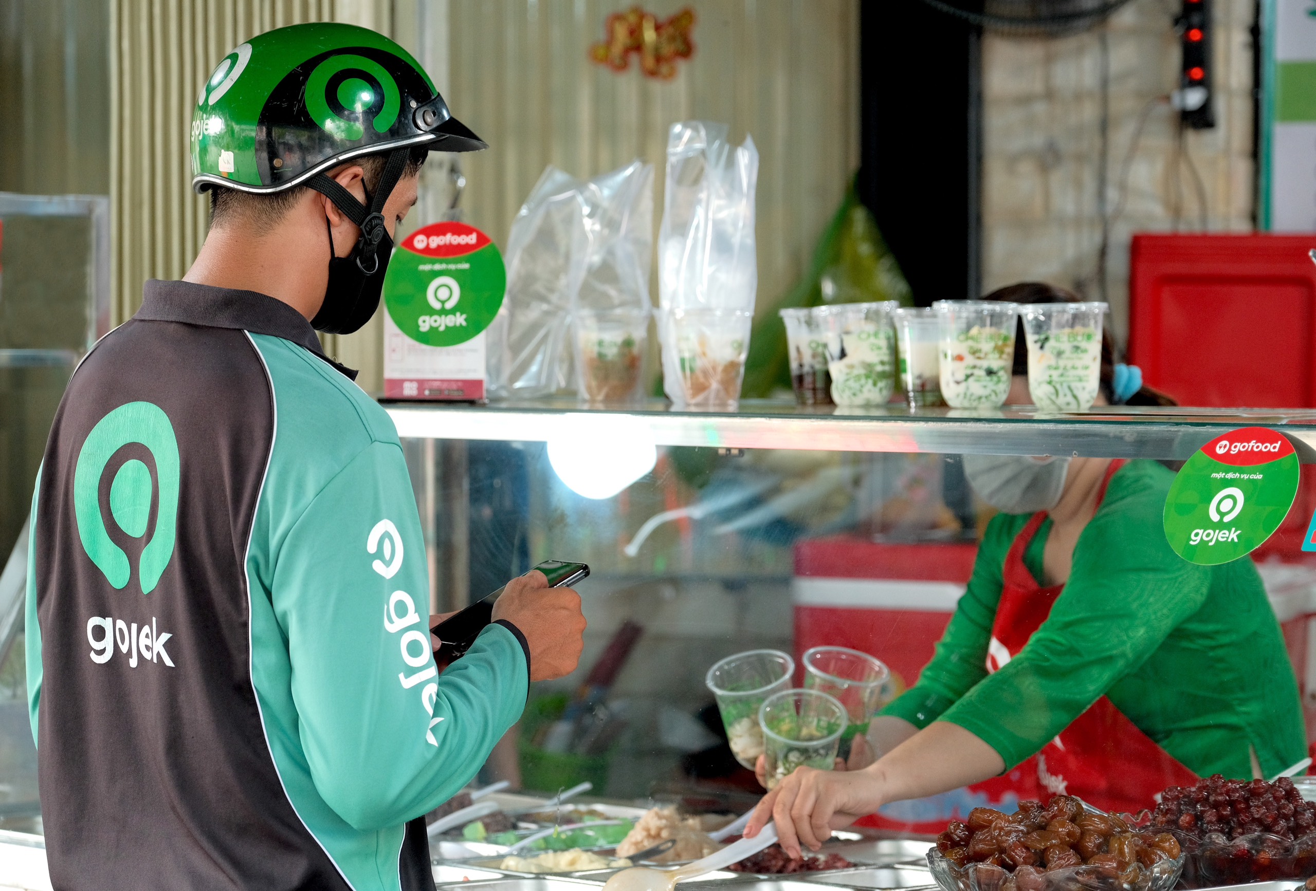 Tại sao nên đăng ký bán hàng trên GoFood để tăng doanh thu?