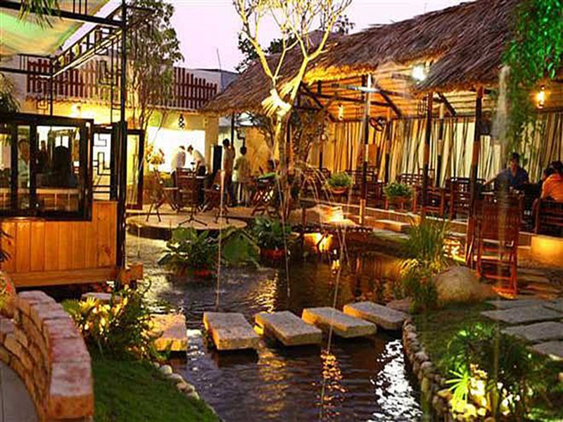 thiết kế quán cafe sân vườn đẹp lung linh